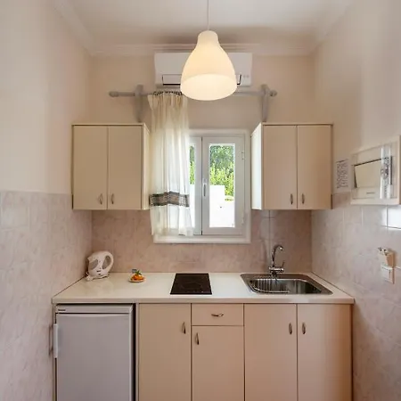 Irene - Beachfront アパートホテル