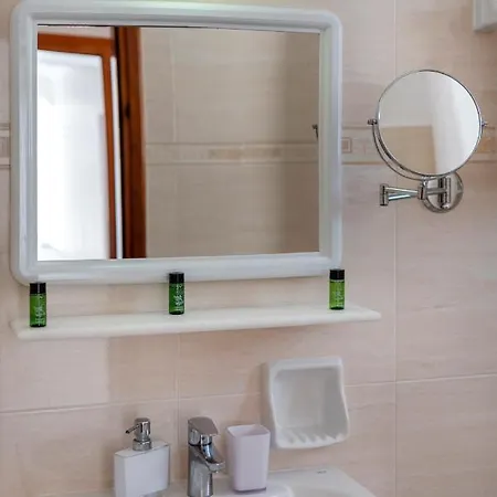 Irene - Beachfront アパートホテル