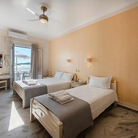 Irene - Beachfront Appart hôtel