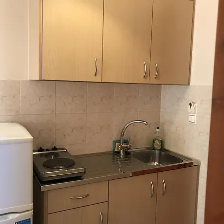 Irene - Beachfront Aparthotel