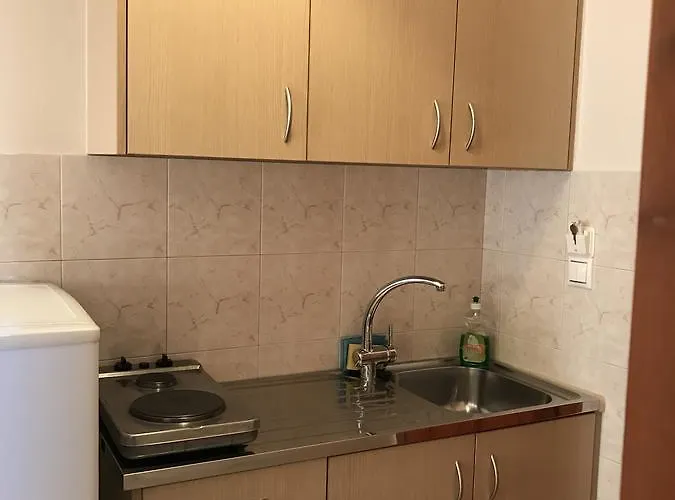 Irene - Beachfront Aparthotel